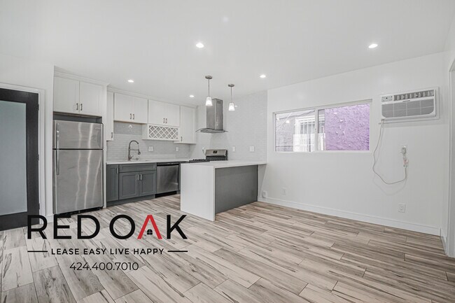 Building Photo - 836 N Van Ness Ave