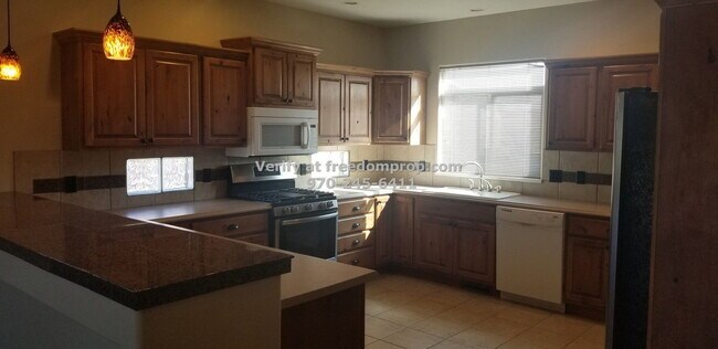 Foto del edificio - 2690 Summer Hill Ct