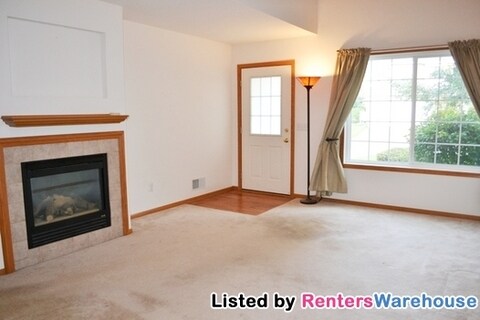 Foto del edificio - 9277 Inland Ln N