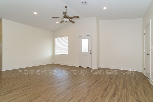 Foto del edificio - 5814 E Bristol St