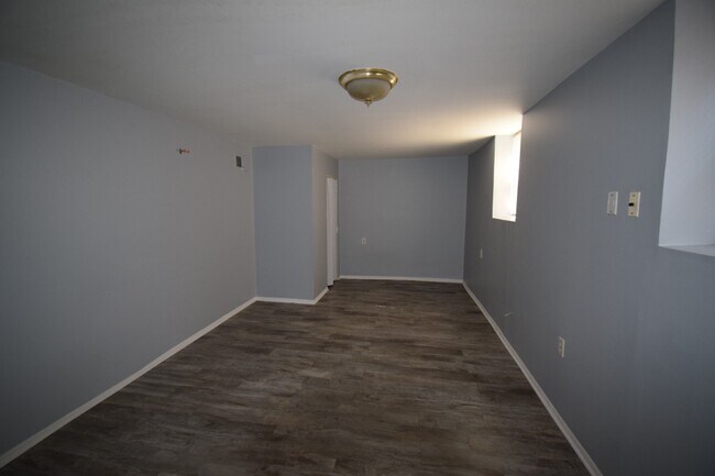 Building Photo - 3419 Dewey Ave