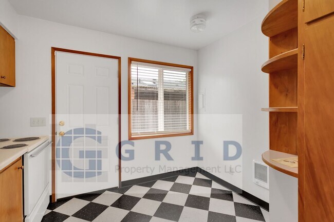 Foto del edificio - One Bedroom Apartment Available - Montavil...