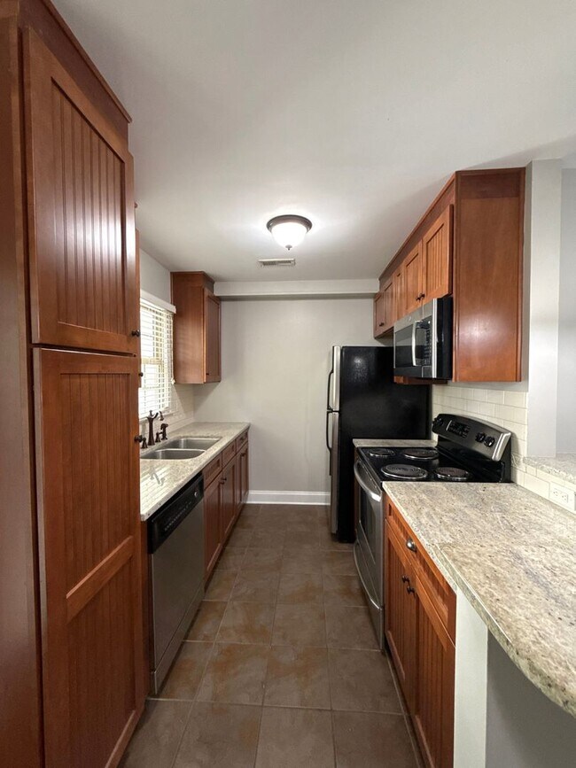 Foto del edificio - T.R. Lawing Realty Property