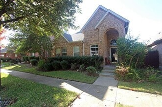 Building Photo - 7841 Whitehart St