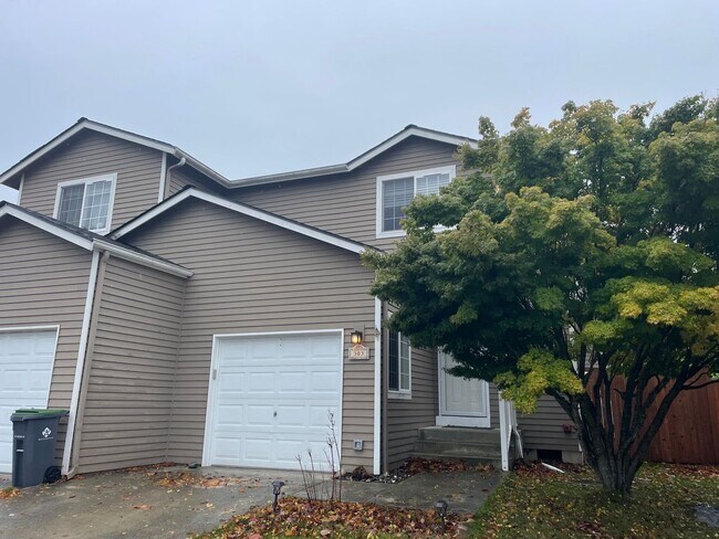 Foto del edificio - Lovely 3 Bedroom Coupeville Home! Huge Back Yard