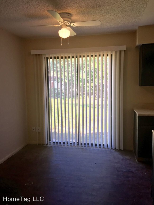 Building Photo - 3655 Baronette Dr