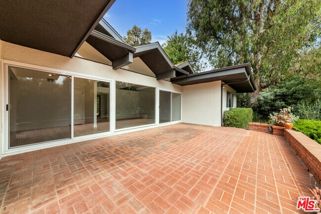 Foto del edificio - 656 N Bonhill Rd