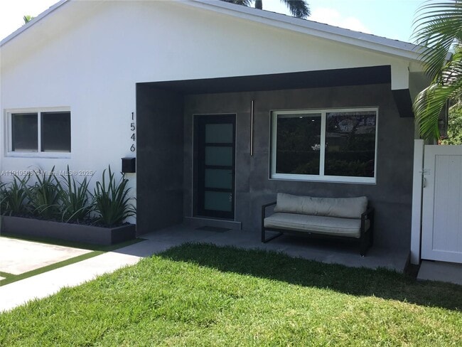 Foto del edificio - 1546 Van Buren St