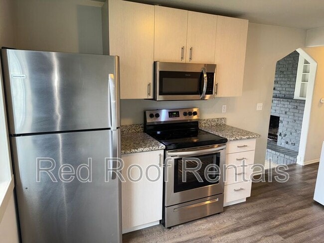 Building Photo - 6726 S "D" St