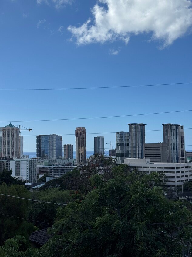 Vista al mar desde los dormitorios - 1611 Miller St