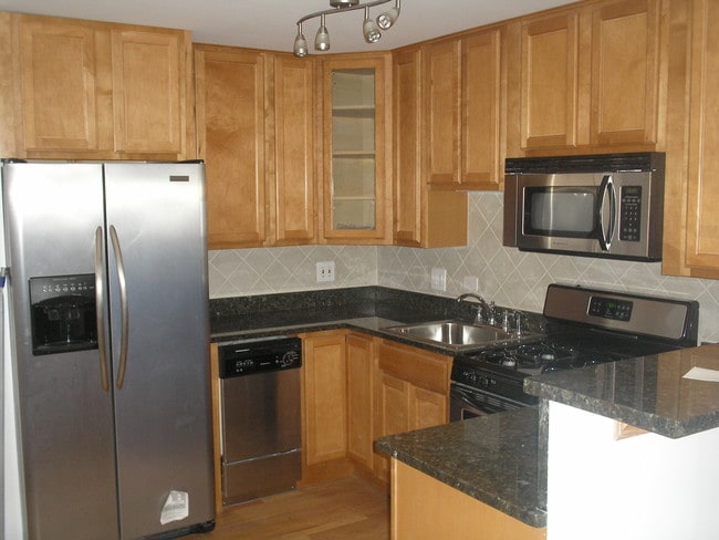 Foto del edificio - 313 Elgin Ave