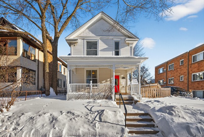 Foto del edificio - 2633 Colfax Ave South