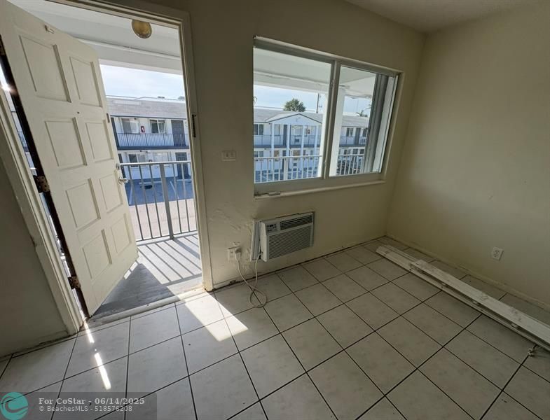 Building Photo - 1814 E Oakland Park Blvd