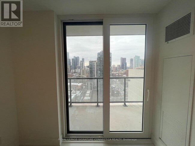 Building Photo - 308 Jarvis St