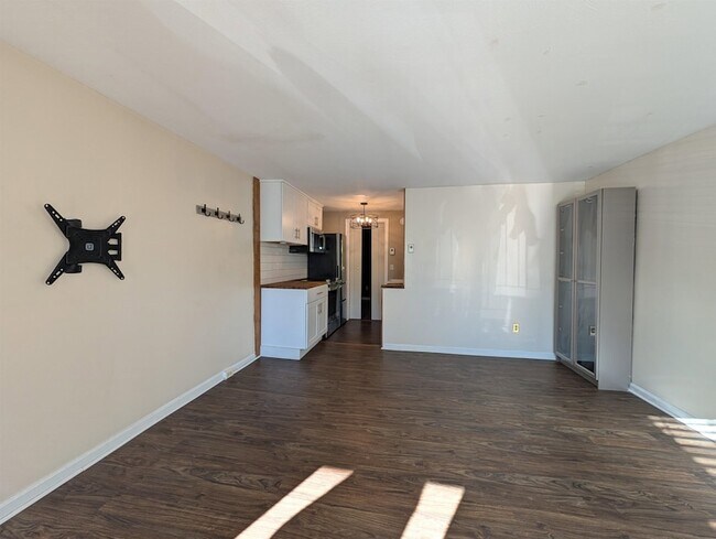 Foto del edificio - 93 Henry Law Ave