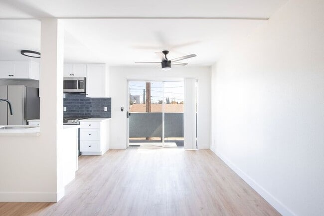 Foto del edificio - 5740 Camellia Ave