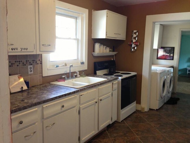 Foto del edificio - 135 1/2 Fairlawn Drive