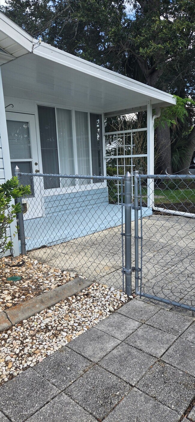 Building Photo - 9499 SE 174th Loop