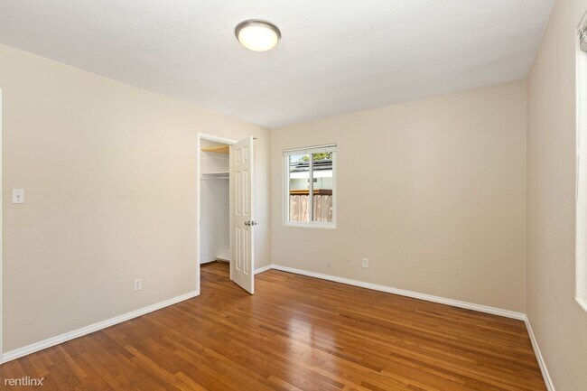 Building Photo - 2 br, 1 bath House - 540 Catalina Boulevard