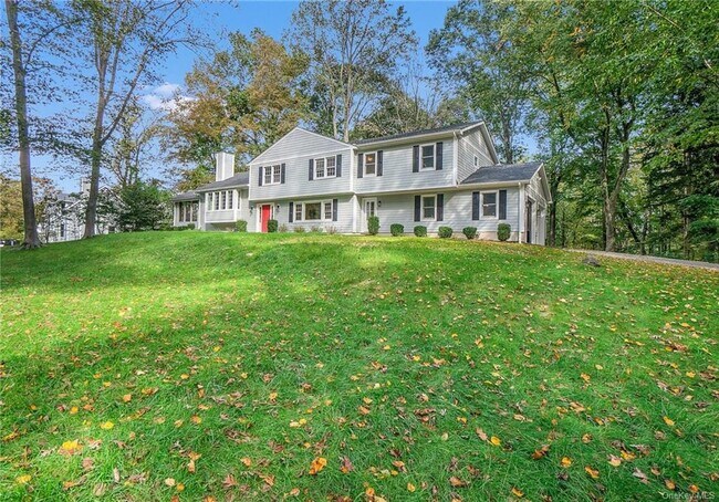 Building Photo - 6 Fox Ridge Rd