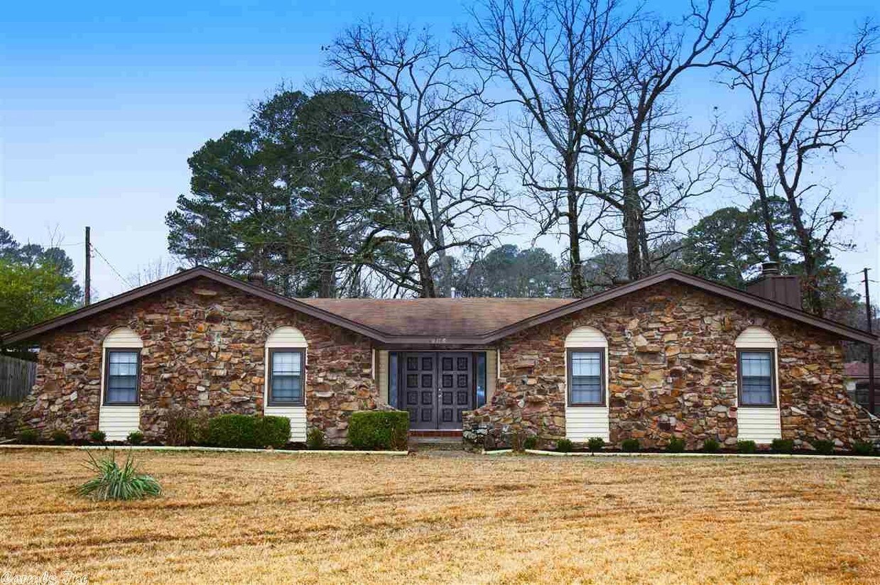 Primary Photo - 10900 Lorie Ln