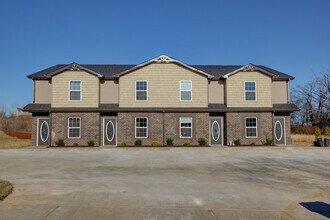 Building Photo - 985 Big Sky Dr