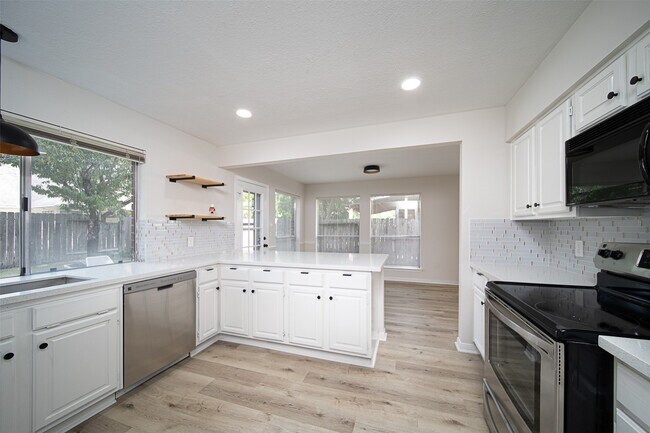 Foto del edificio - 3338 Oak Branch Ln