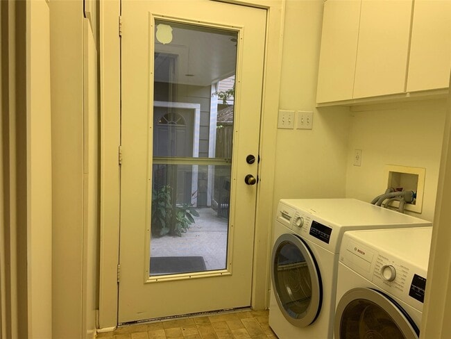 Foto del edificio - 2406 Elmen St