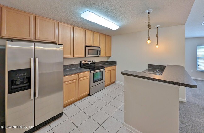Building Photo - 13856 Herons Landing Way