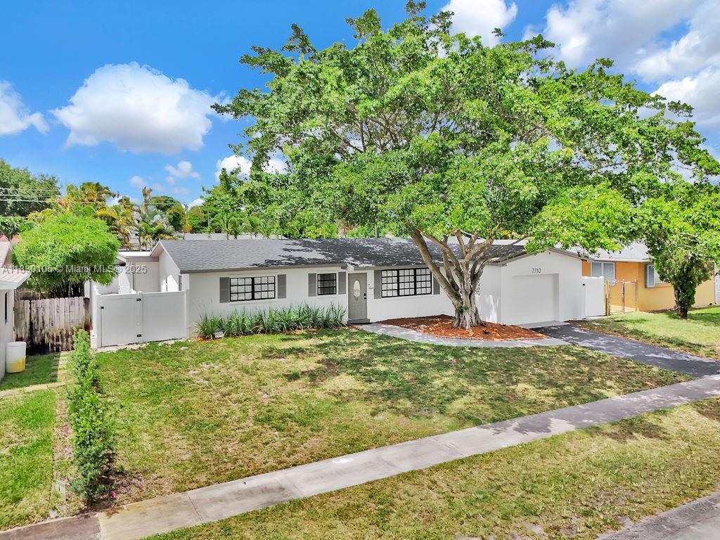 Foto principal - 7710 NW 6th Ct