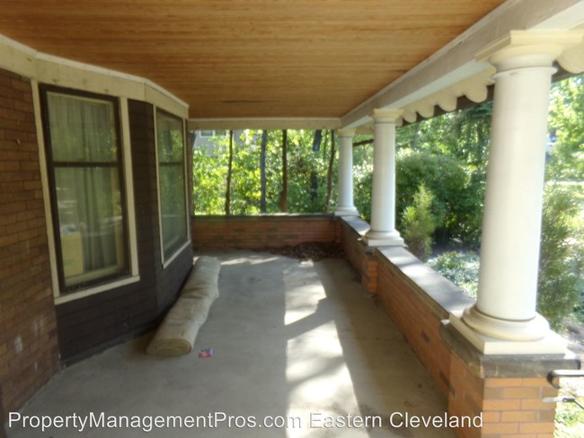Building Photo - 3 br, 2.5 bath House - 2821 Coleridge Rd.