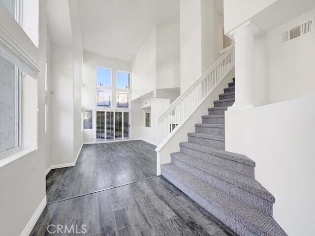 Building Photo - 1031 Via Presa