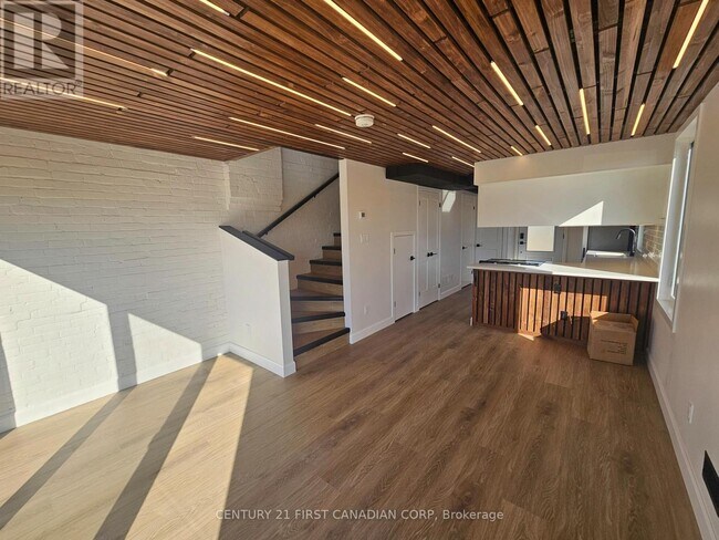 Photo du bâtiment - 857 Dundas St