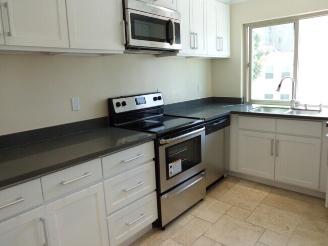 kitchen - 1751 Pacific Ave