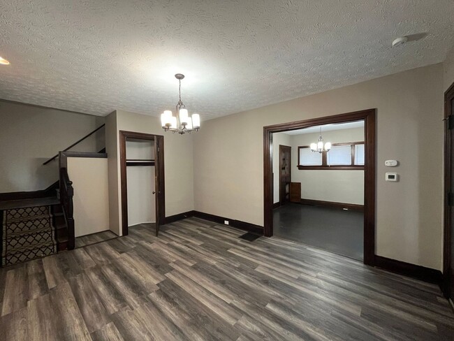 Foto del edificio - 605 Creighton Ave