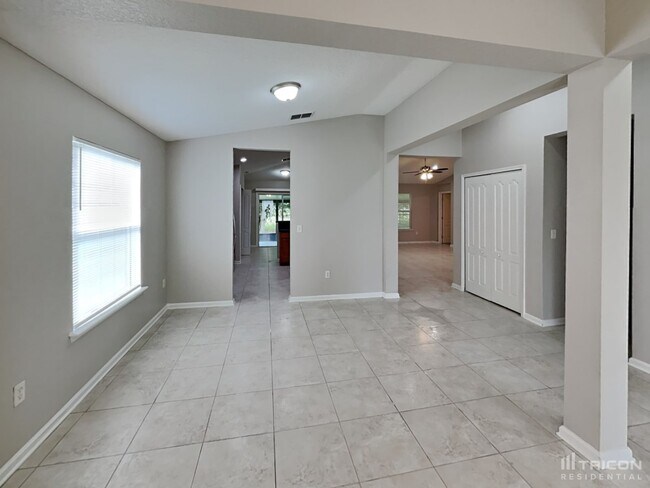 Building Photo - 2700 Oak Haven Drive Middleburg FL