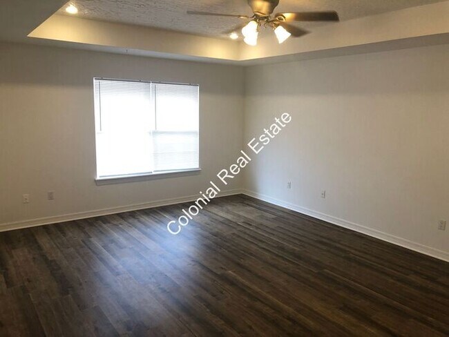 Foto del edificio - Spacious and updated 3 bedroom 2 bathroom ...