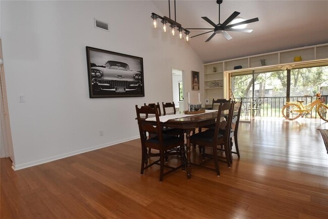 Foto del edificio - 1608 Bayhouse Point Dr