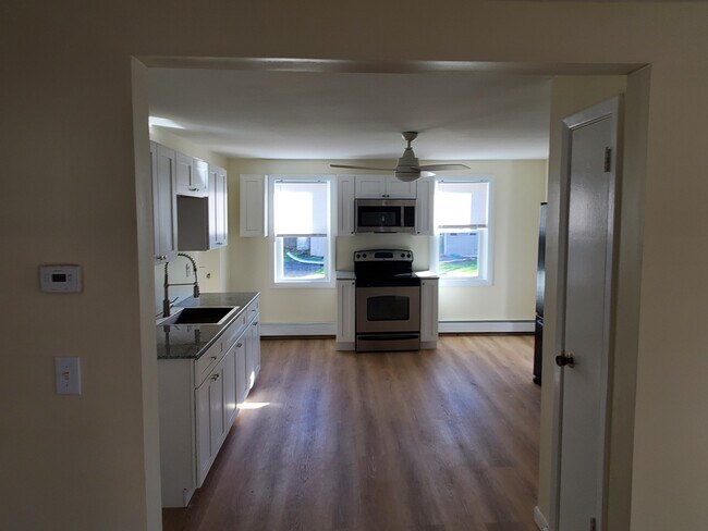 Kitchen - 48 Reed St