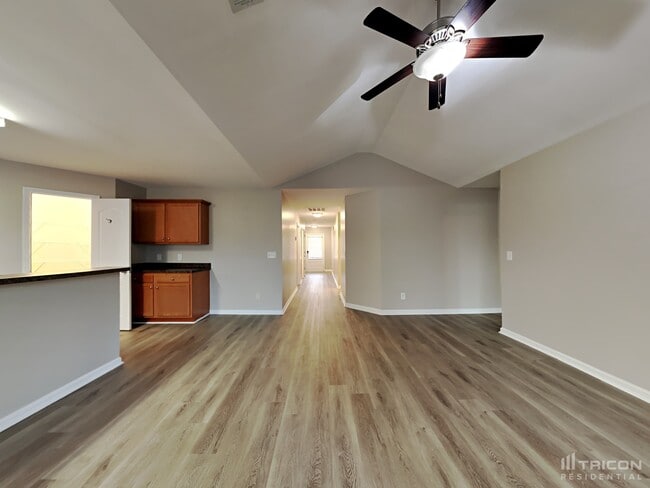 Building Photo - 355 Meadow Vista Ln
