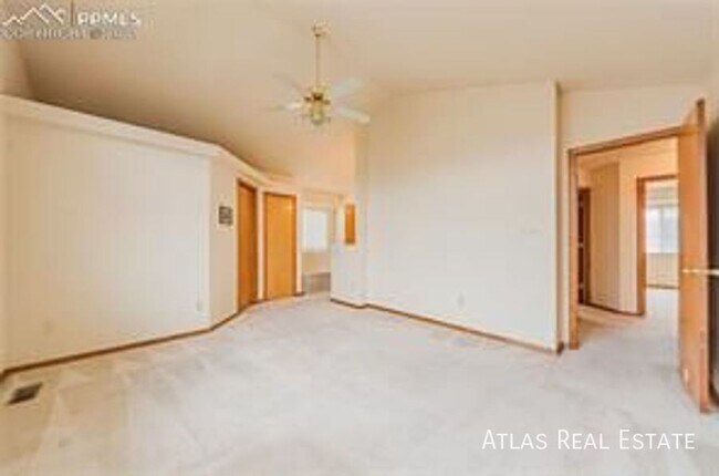 Foto del edificio - 8407 Wilmington Dr