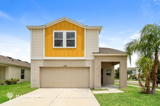Building Photo - 12892 Tannencrest Dr