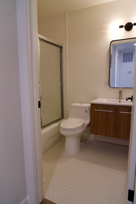 Foto del edificio - 673 E 6th Ave