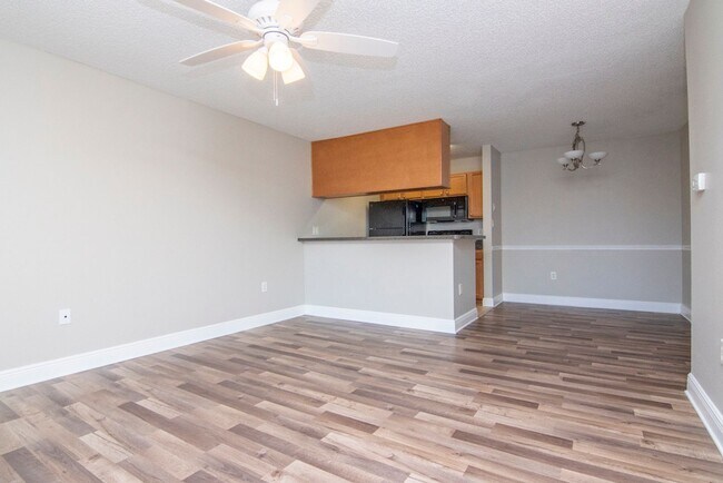 Building Photo - Lake Front - Ground Floor - Corner Locatio...