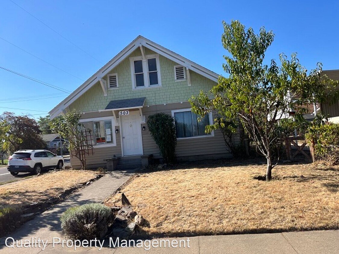 3 br, 1 bath House 503 W Jackson Street House Rental in Medford, OR