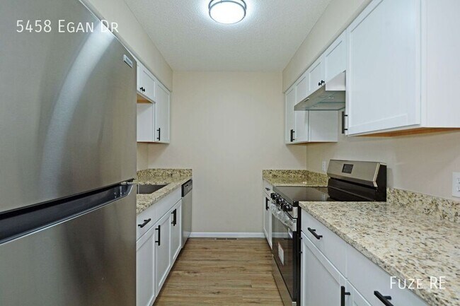 Foto del edificio - 5458 Egan Dr