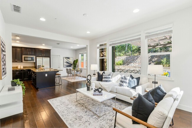 Photo - 3069 Vittoria Loop House