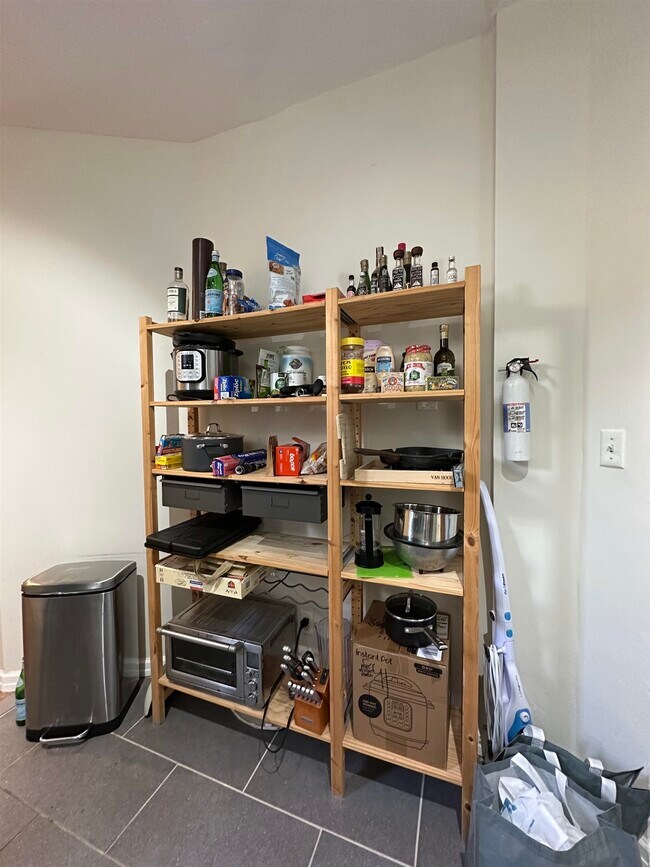 Foto del edificio - 203 Ogden Ave.