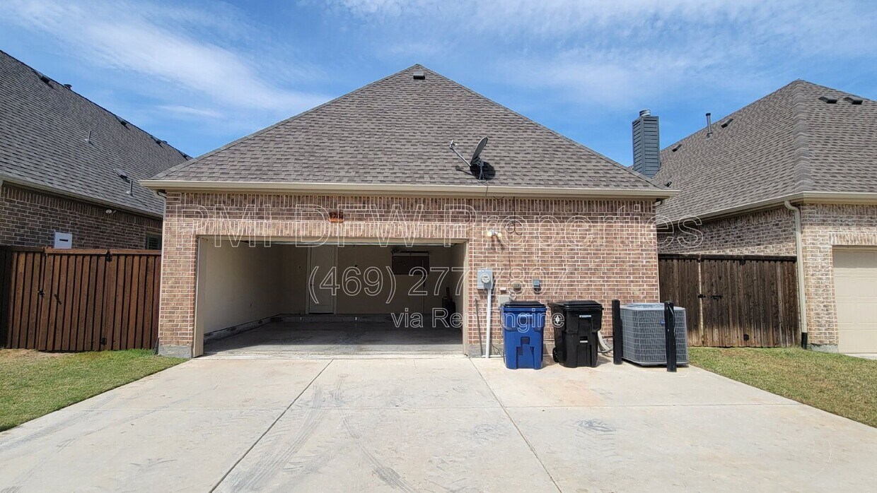 Foto del edificio - 8704 Barlow Dr