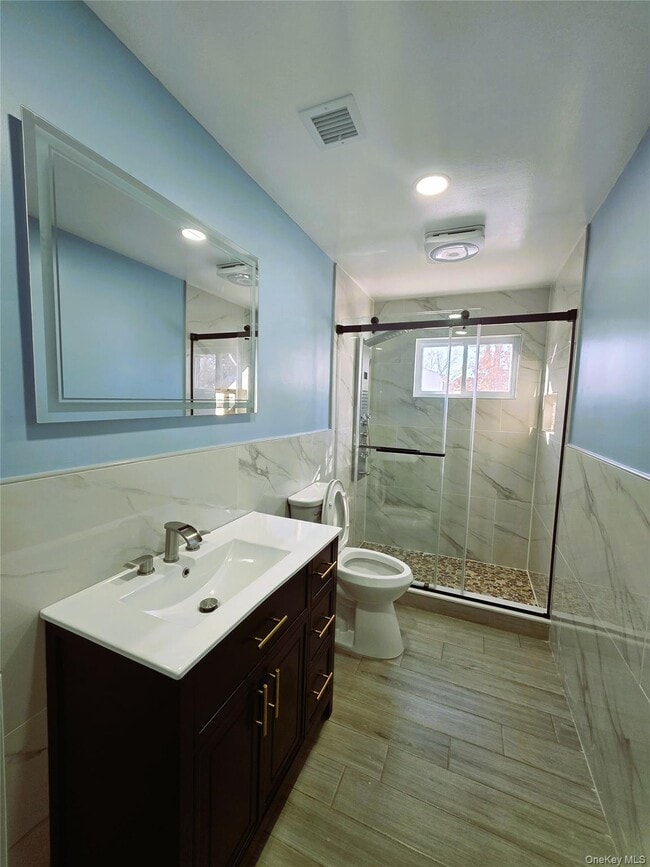 Foto del edificio - 1334 Connetquot Ave